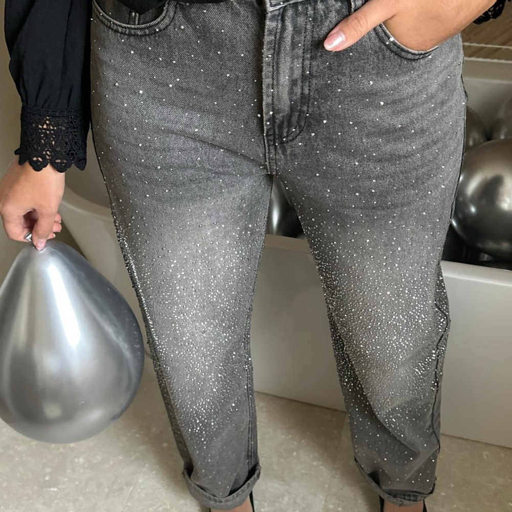 Stylish Gray Women's Jeans with Rhinestone Detailing